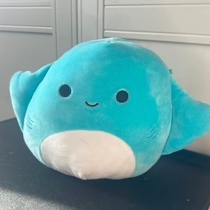 Squishmallow 8” Maggie The Stingray